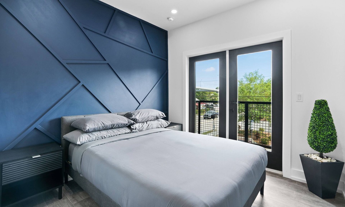 SoHo Apartment | SoHo/Hyde Park Luxury 1 BR Aptn