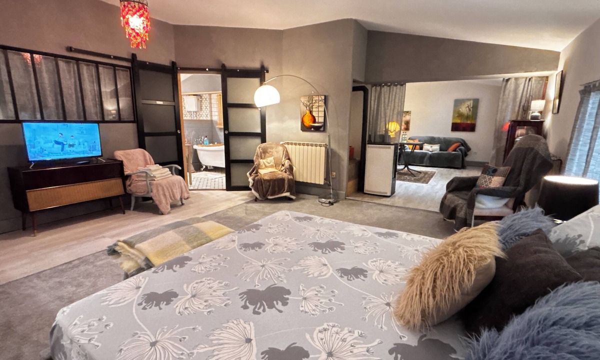 Romenay Bed & Breakfast | Sojani Guest House