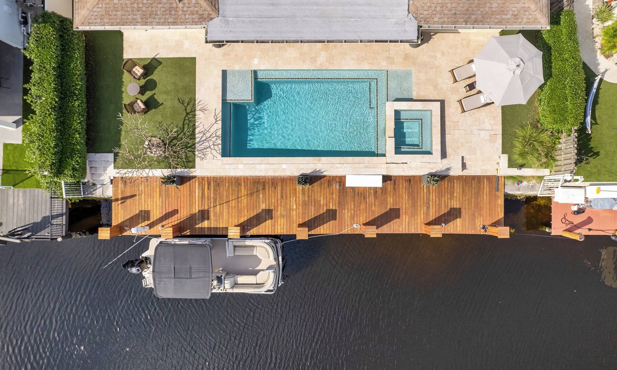 Pompano Isles House | SOL HAUS Waterfront + Heated Saltwater Pool/Spa