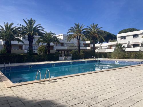 La Petite Motte Apartment | Sol-y-Days Cyprianes appartement moderne avec piscine