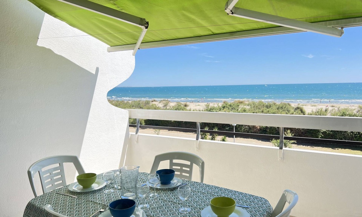 Le Couchant Apartment | Sol-y-Days Escale, crossing apartment facing the sea