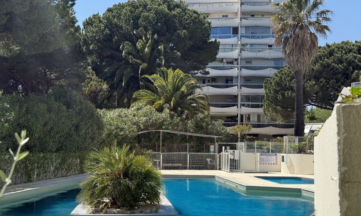 La Petite Motte Apartment | Sol-y-Days Fleurie 2, beautiful appartement with Pool and parking