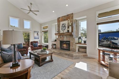 Deer Valley House | Solamere Drive Home at Deer Valley Resort - 6 Bedroom Home with Hot Tub #3220