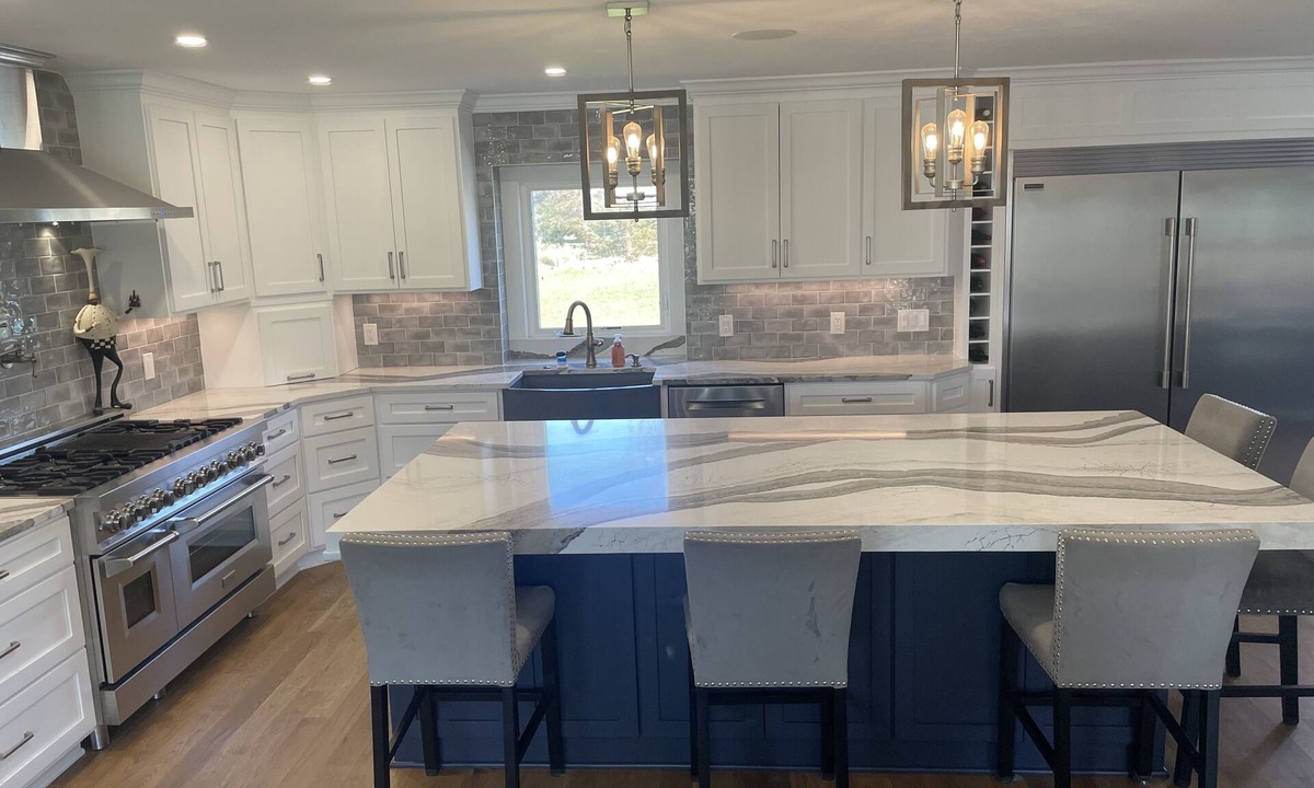 Bay Village House | Solar Eclipse- family friendly