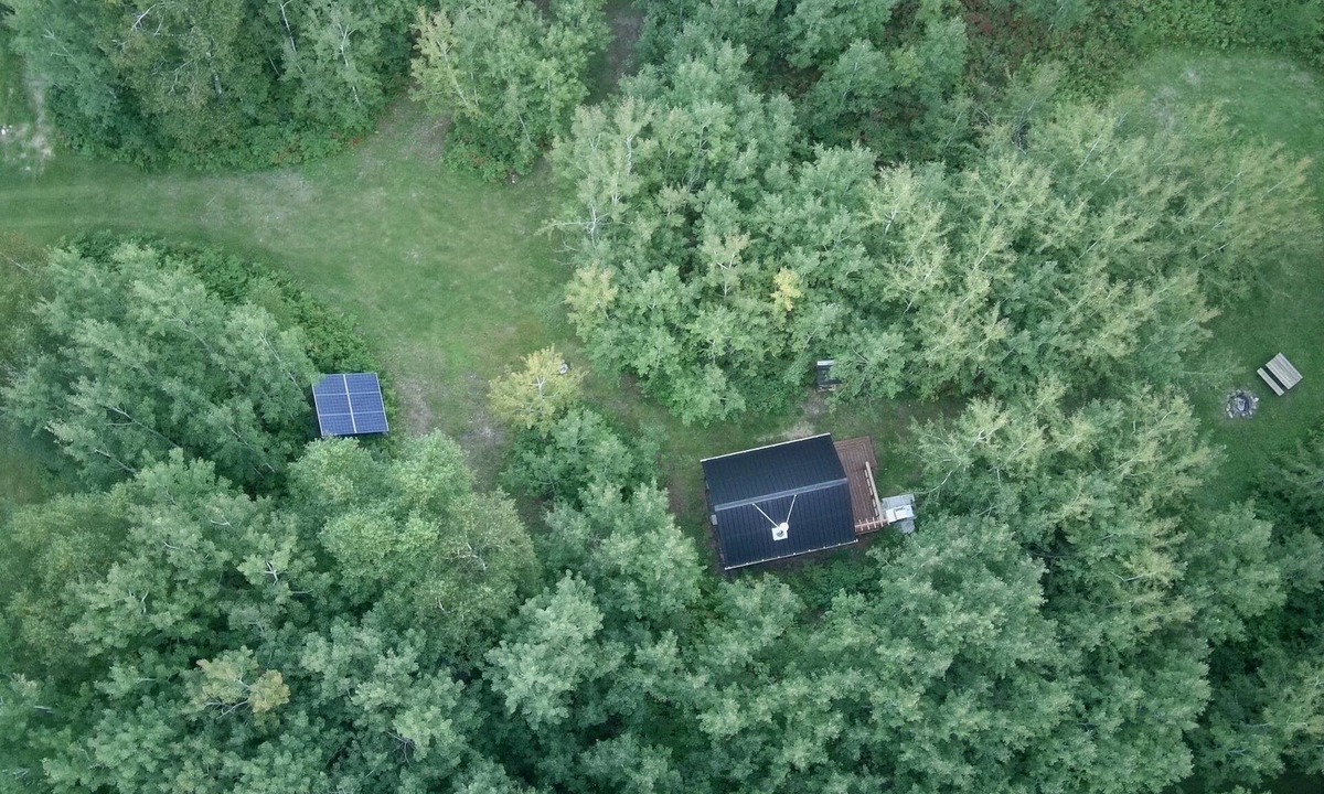 Marchand Cabin | Solar off-grid with outdoor Pool, Sauna & cross-country ski trails