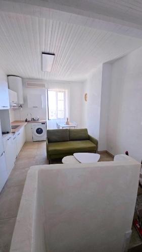 16th Arrondissement Apartment | Soleiàlestaque