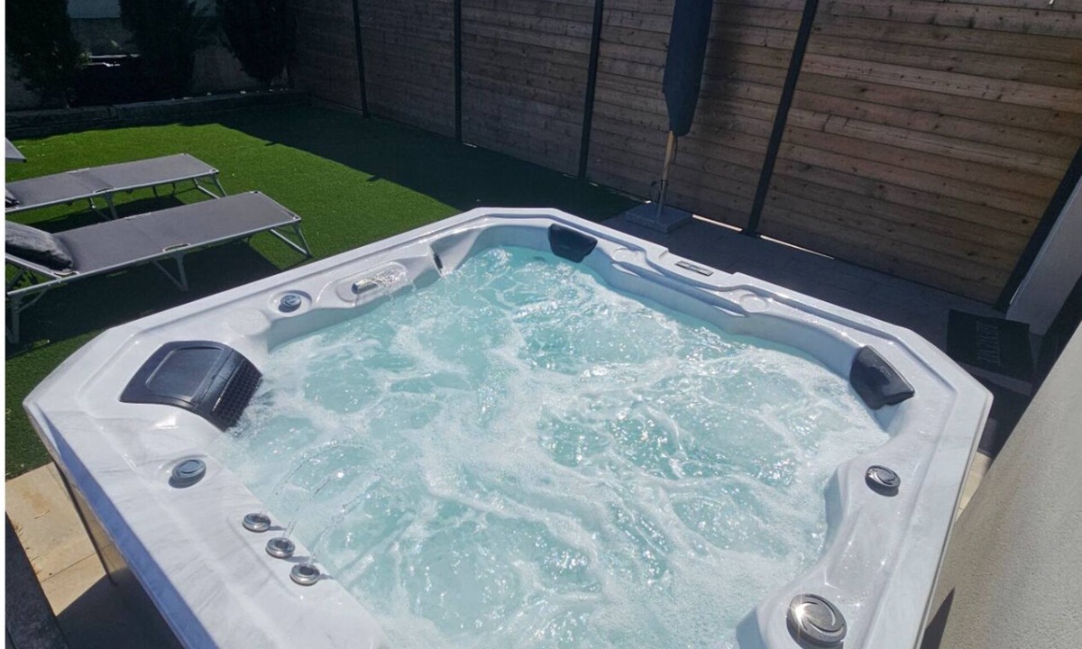 Villemoustaussou House | SOLEIL–4 Luxury Cottage Douce Harmonie & Spa Massages just 5min from Carcassonne