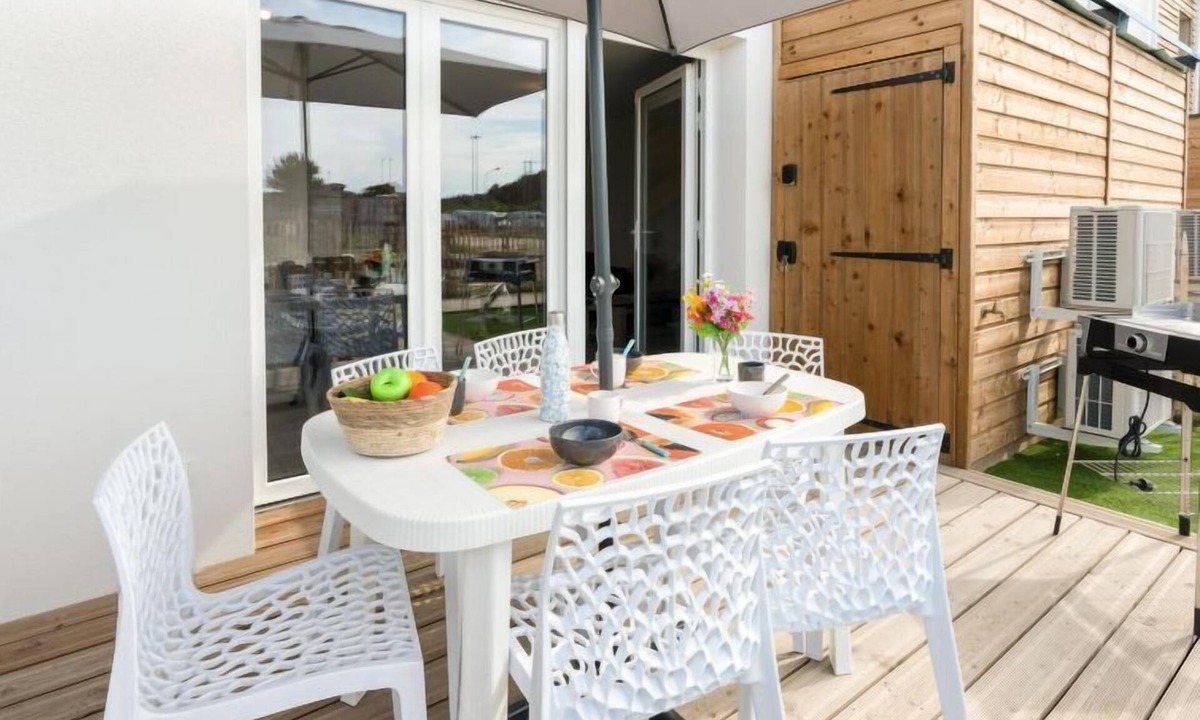 Mimizan-Plage Apartment | Soleil Couchant B03 by Interhome