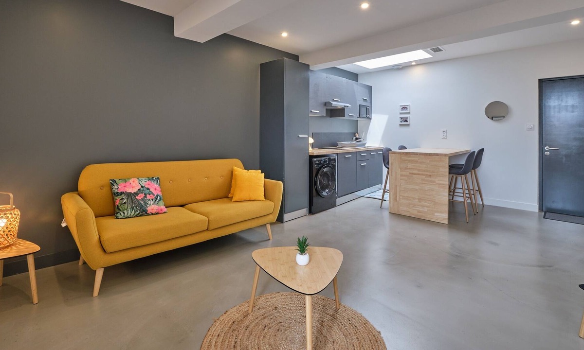 Castelnaudary Apartment | Soleil de Castelnaudary - Charmant appt climatisé