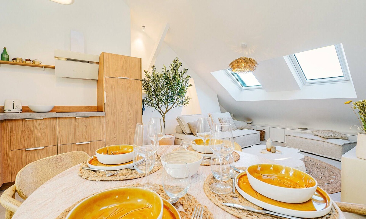 Vernon Apartment | Soleil Levant's House By les Maisons de Camille