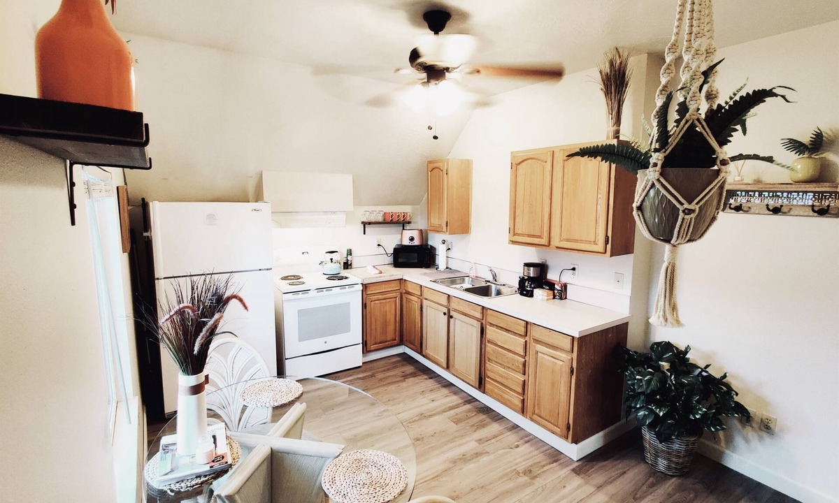 Northeast Neighbors Apartment | Soleil Salem- extended stays, free laundry, garden