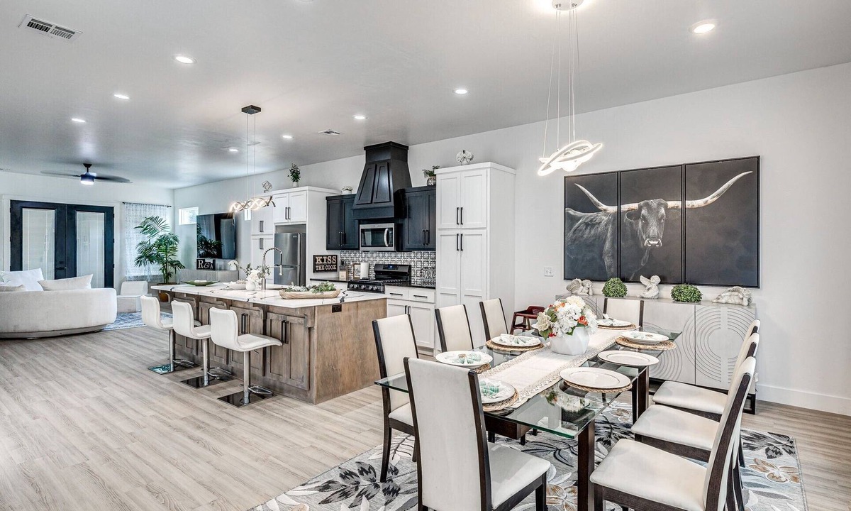 Central Oklahoma City House | SOLENA VIP OKC: Pool, Jacuzzi, grill, pool table outside; cozy interior.