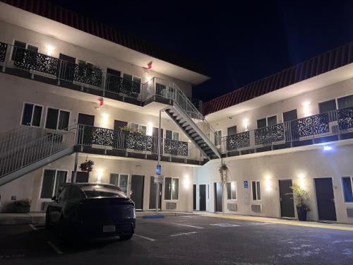 Mission Hills Hotel | Solis Place in Old Town