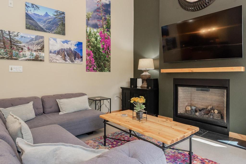 Mammoth Lakes House | Solstice 24