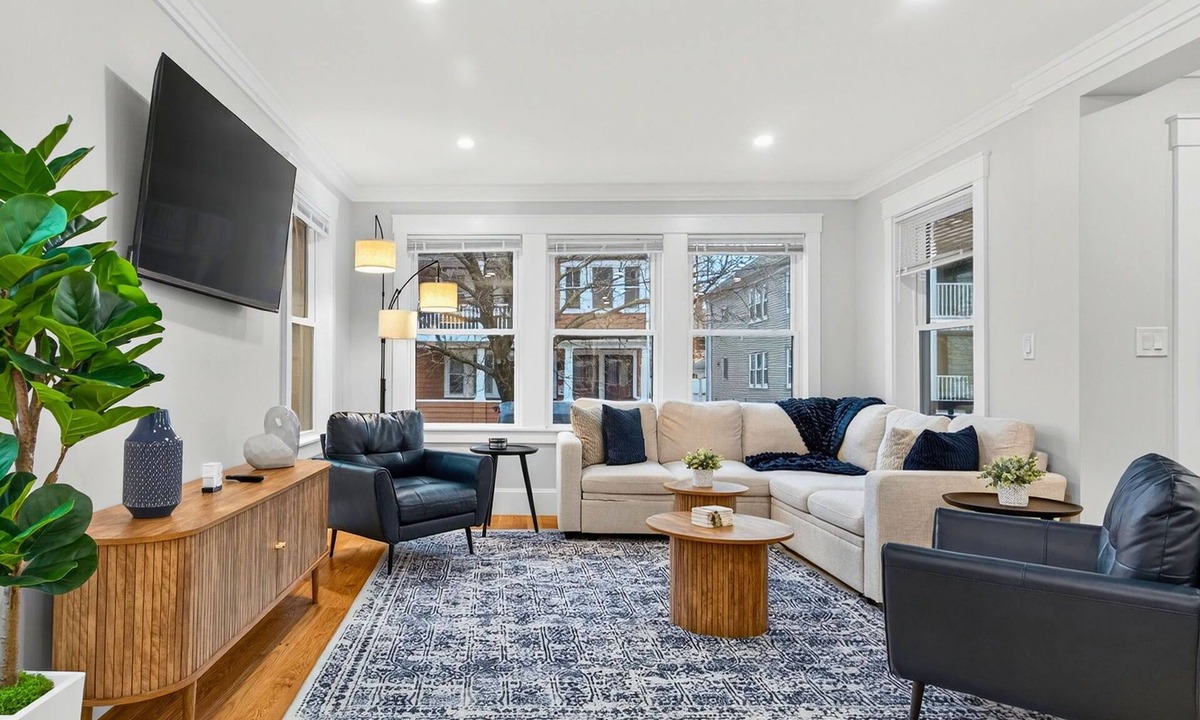 Somerville House | Somerville 4BR: 2 Parking/Yard/Game Rm—Near Boston