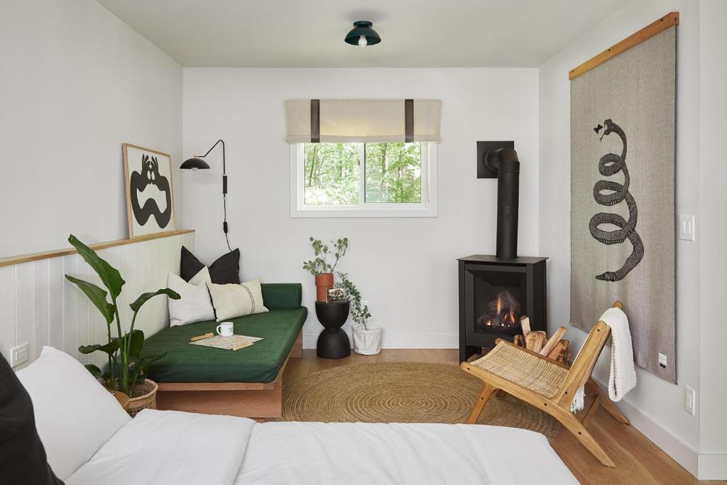 Calabogie Hotel | Somewhere Inn Calabogie Boutique Hotel