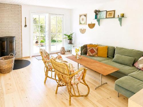 Melby House | Sommerhus Med Anneks Nær Hyllingebjerg Strand