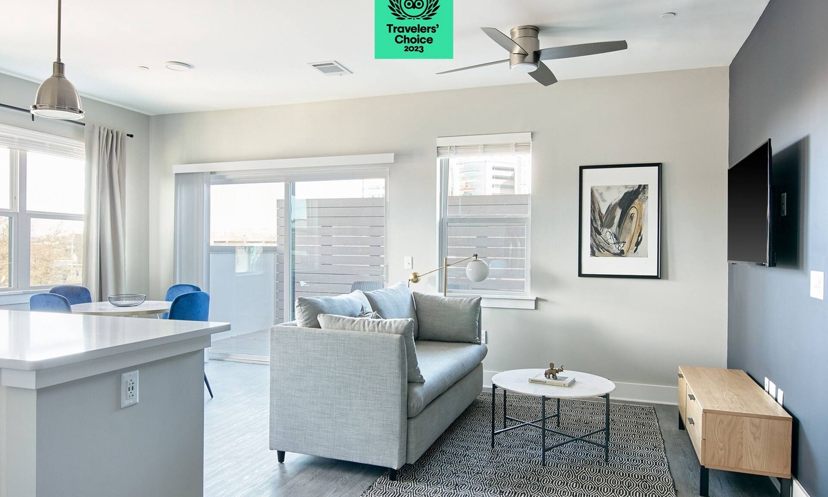 Hillsboro West End Apartment | Sonder Belcourt | Two-Bedroom Apartment w/Balcony