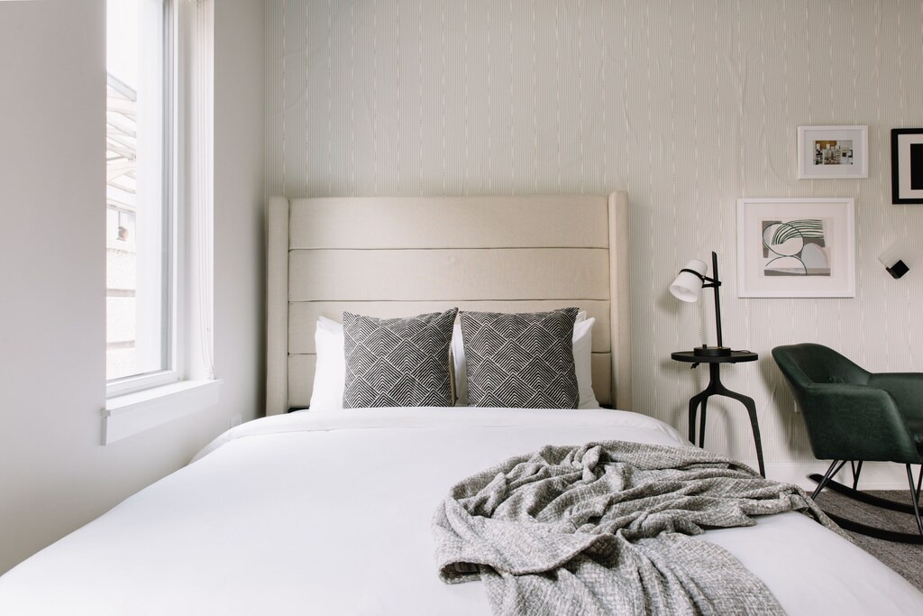 Lakeview Apartment | Sonder | The Bel | Bold Studio + Balcony