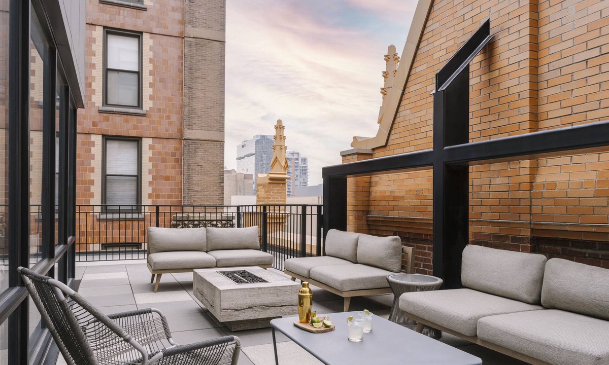 The Loop Apartment | Sonder The Plymouth | Spacious Three-Bedroom Apartment
