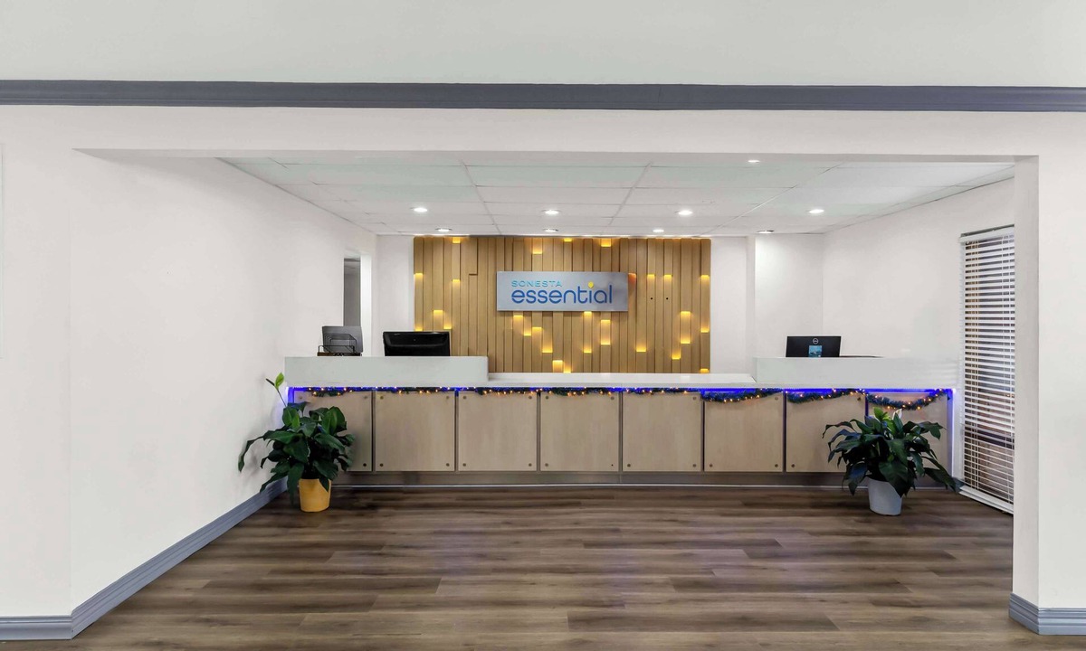 Fairbanks Hotel | Sonesta Essential NW Houston