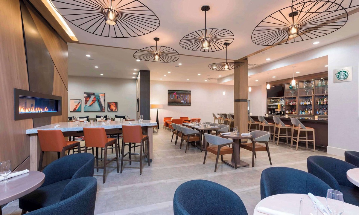 East Paris Hotel | Sonesta Hotel Grand Rapids Airport