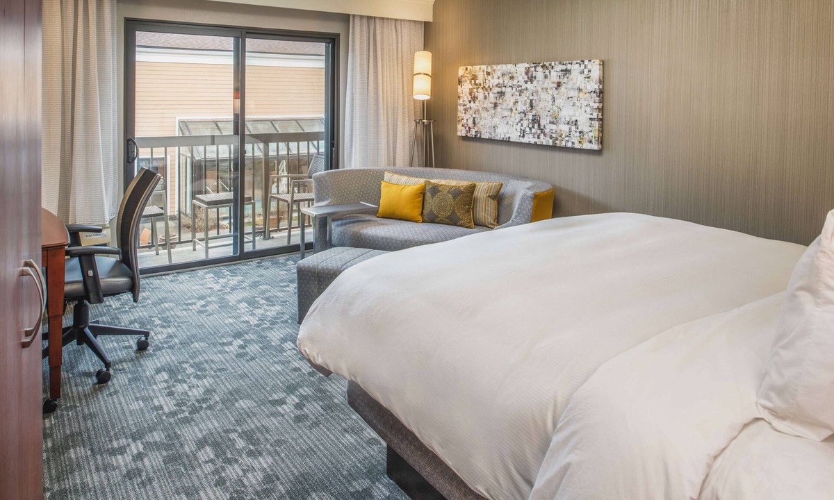 Bridle Trails Hotel | Sonesta Select Seattle Bellevue Redmond