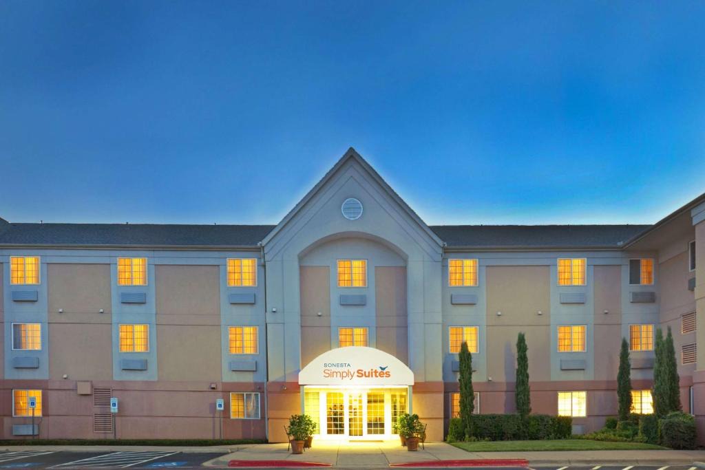 Far North Dallas Hotel | Sonesta Simply Suites Dallas Galleria