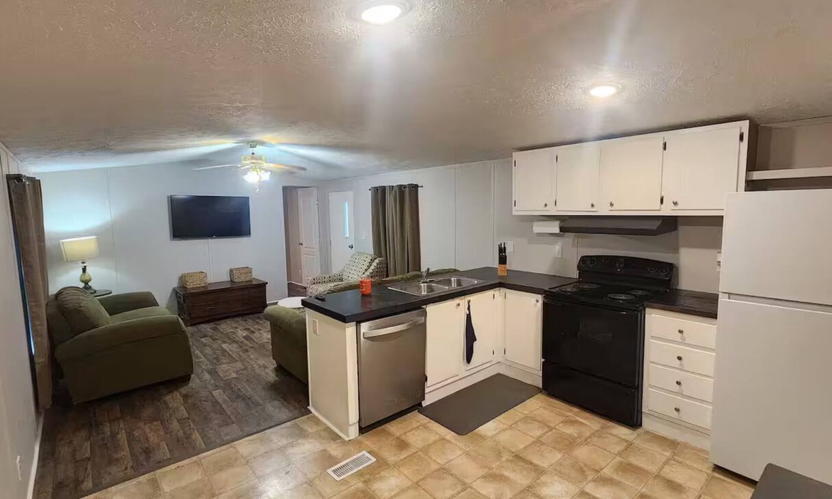 Kuttawa House | Songbird Suite