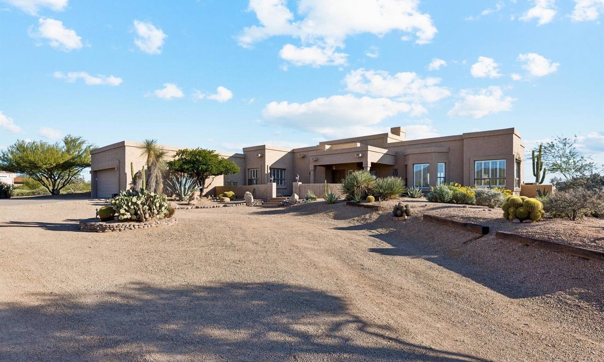 Carefree Rolling Hills House | Sonoran Home Away from Home