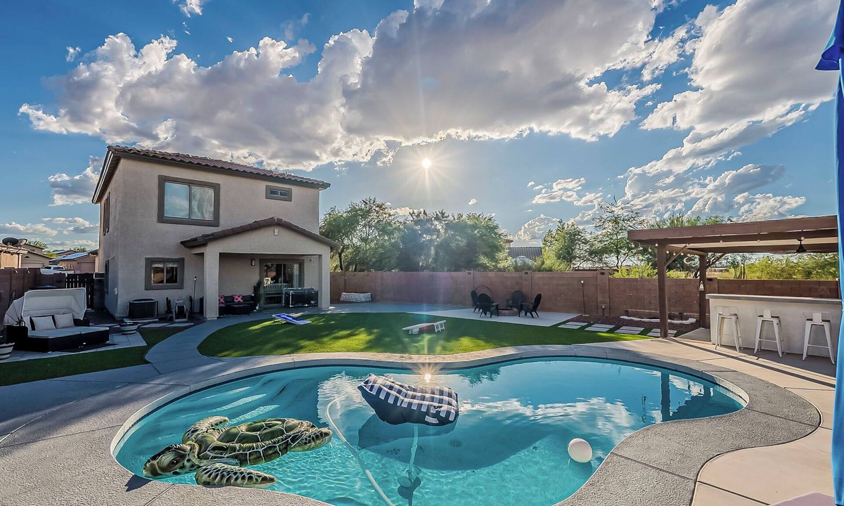 Tucson House | Sonoran serenity stay.