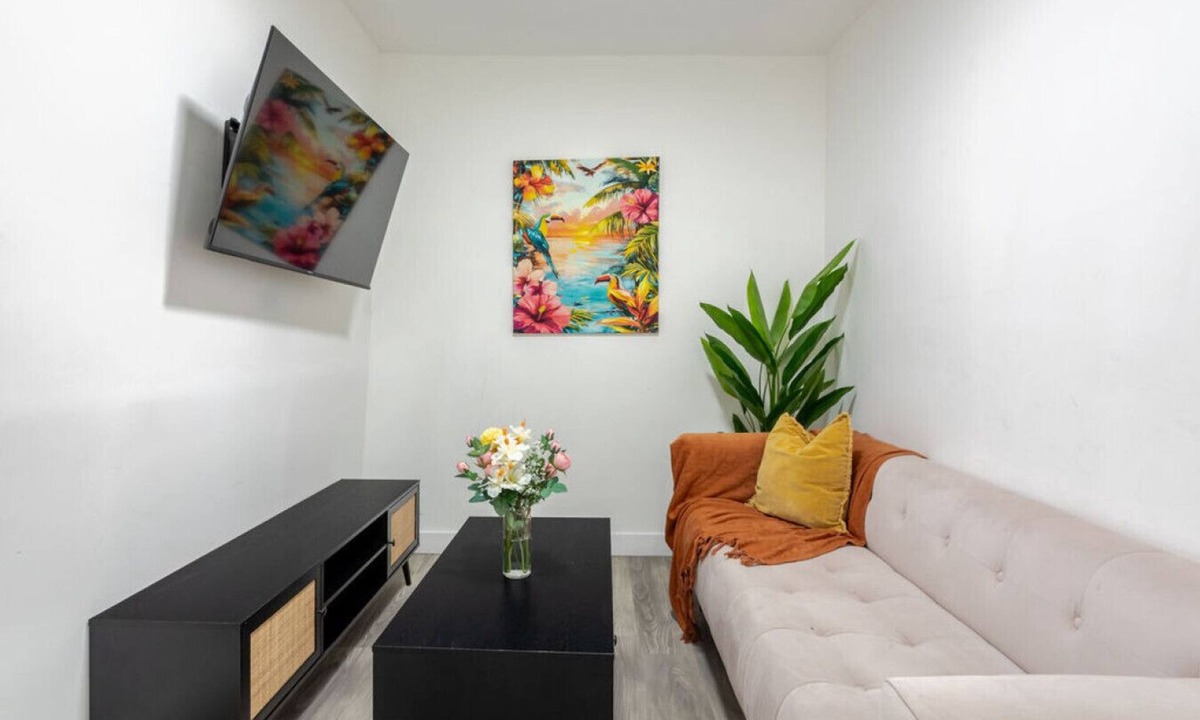 Sainte-Marie Apartment | Sophisticated 3BR with Outdoor Retreat