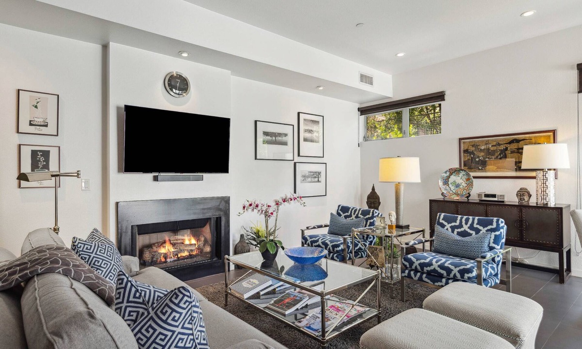 Canyon Corridor Condo | Sophisticated Condo in Canyon Corridor, South Palm Springs