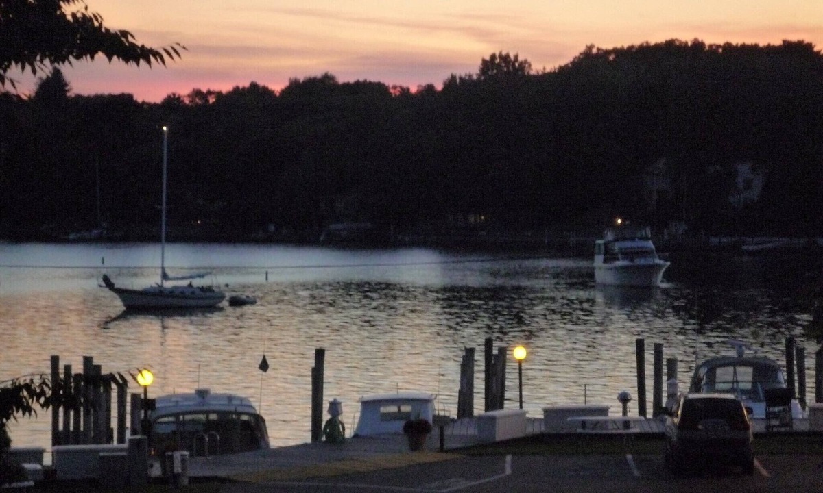 Saugatuck House | Sophisticated Harborfront 5 King Bed/5.5Bath Exceptional