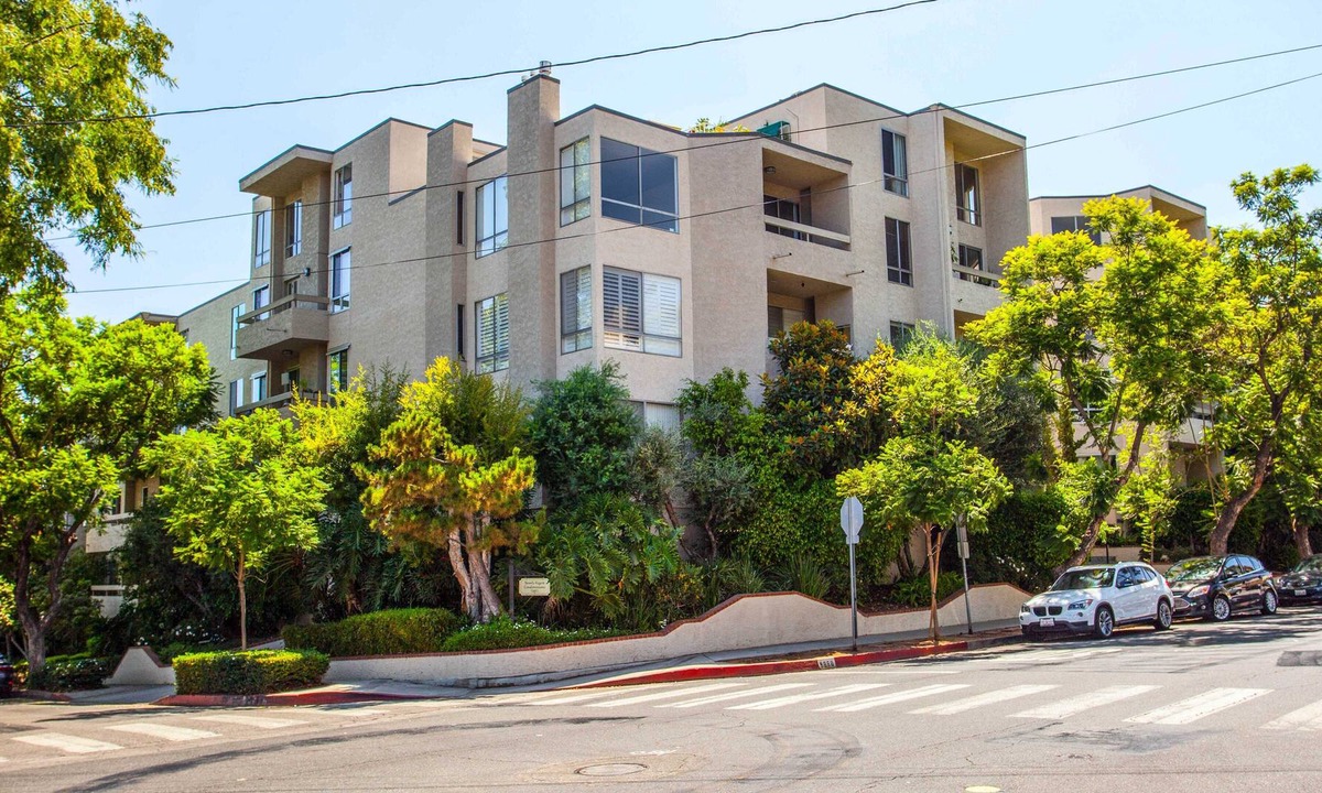 Norma Triangle Condo | Sophisticated one bedroom Pied a Terre in West Hollywood's Norma Triangle