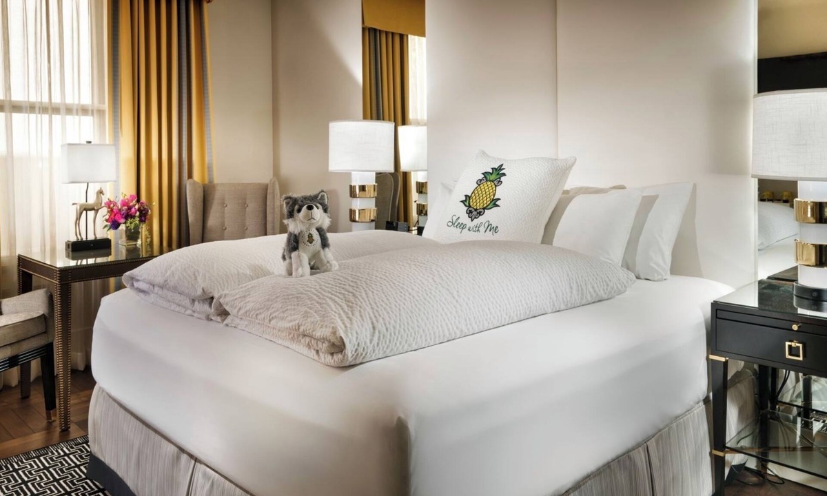 Theater District Hotel | Sophisticated San Francisco Room Steps Away from Union Square