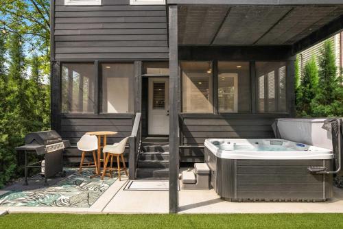 McFerrin Park House | Sophisticated Sanctuary Hot Tub Outdoor Haven