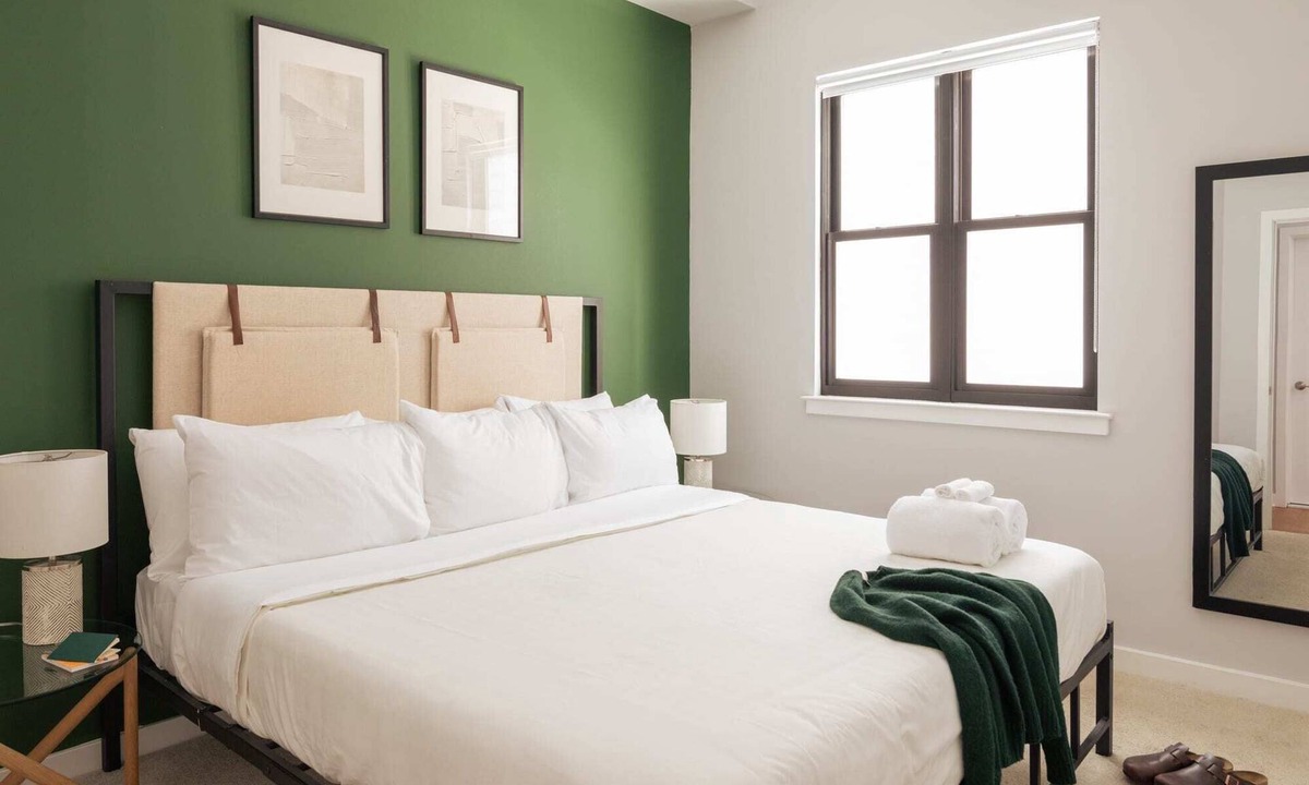 Old City Apartment | Sosuite | 1BR Apt w W/D, Shared Roofdeck