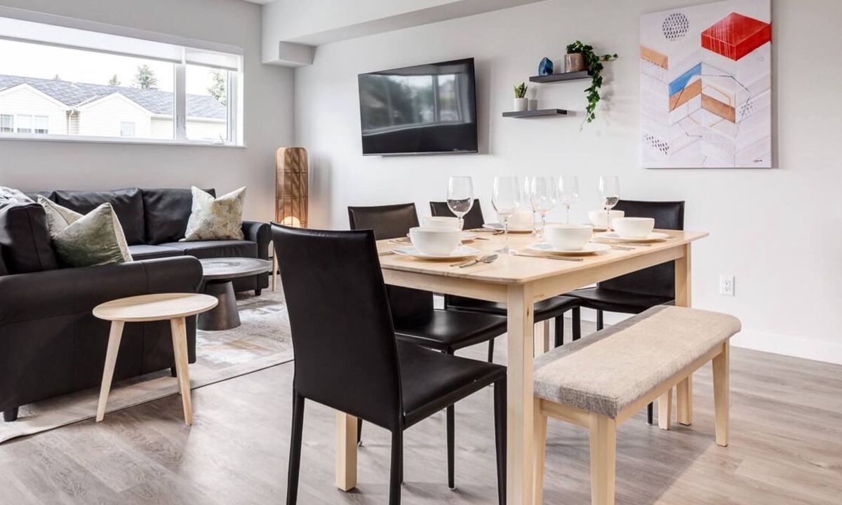 Marda Loop Apartment | Sought After Marda Loop/Minutes from Downtown