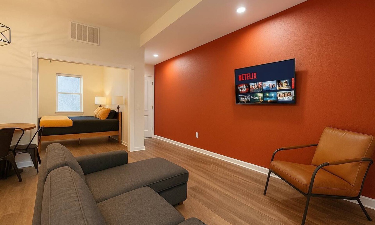 Soulard Apartment | Soulard King Loft near Anheuser-Busch Brewery