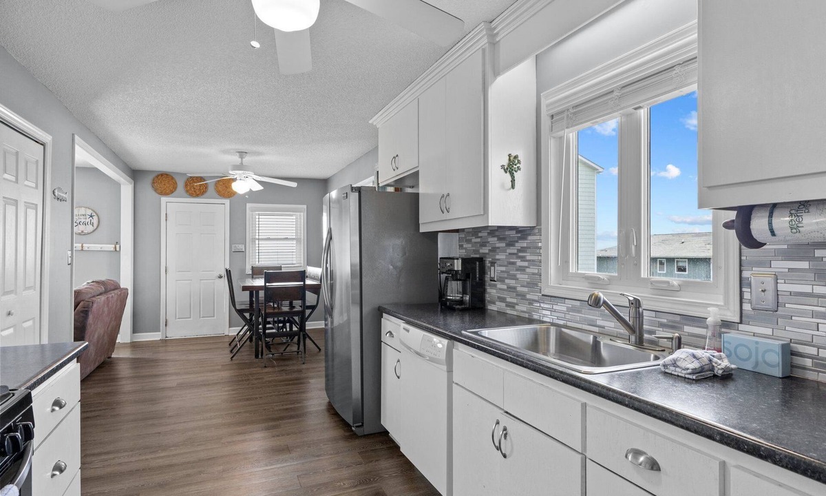 Harkers Island House | Sound View Home-Coastal Tide in Harkers Island, NC