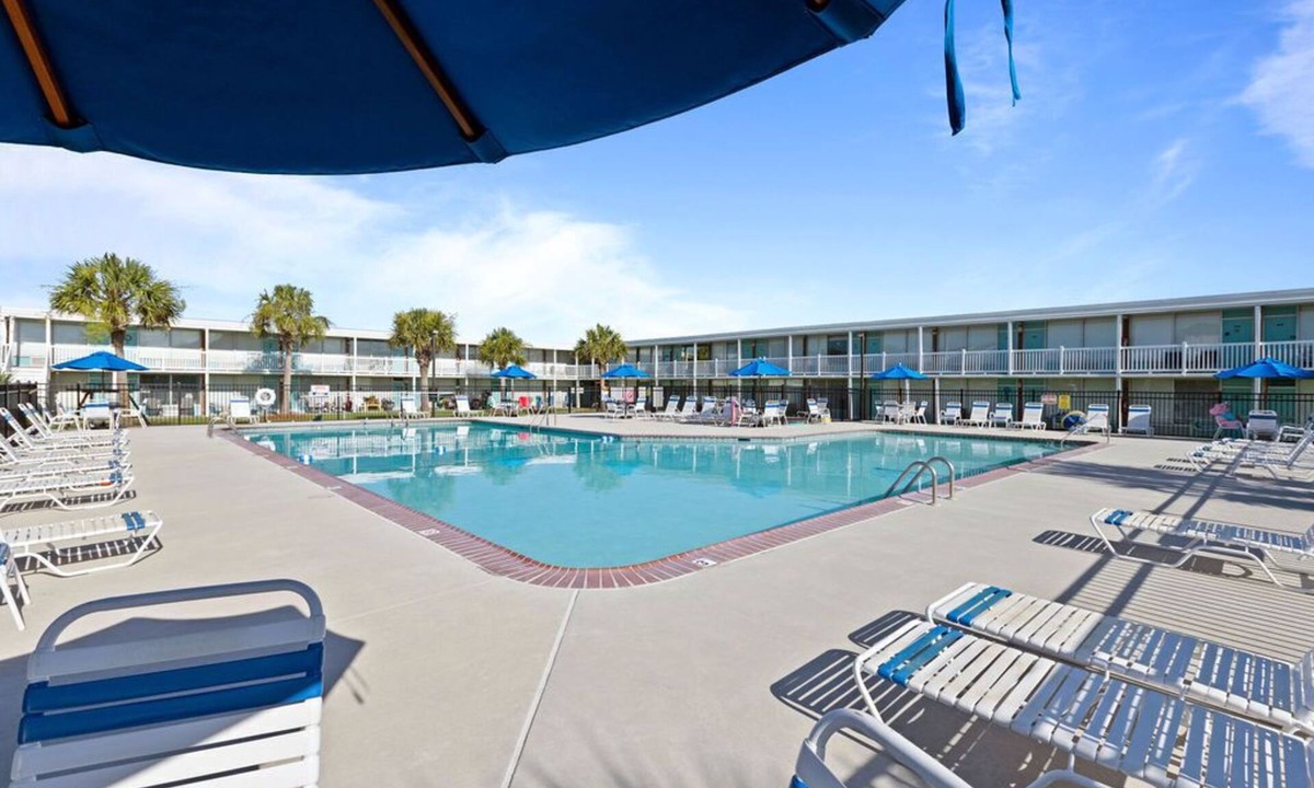 Atlantic Beach Condo | Soundfront Complex, pool, steps from beach!