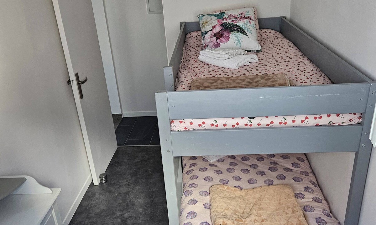 Jard-sur-Mer Apartment | Souplex apartment with shared pool, 15 minutes from the beach.