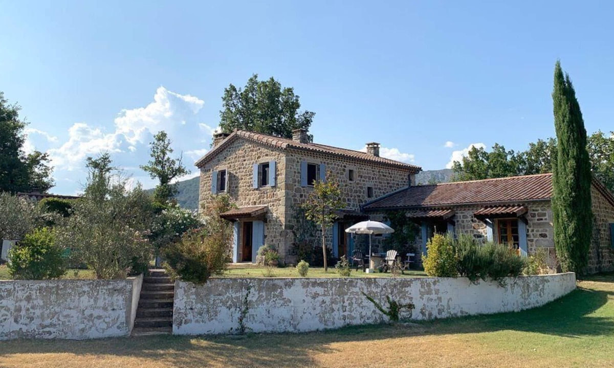 Jaujac Cottage | source house