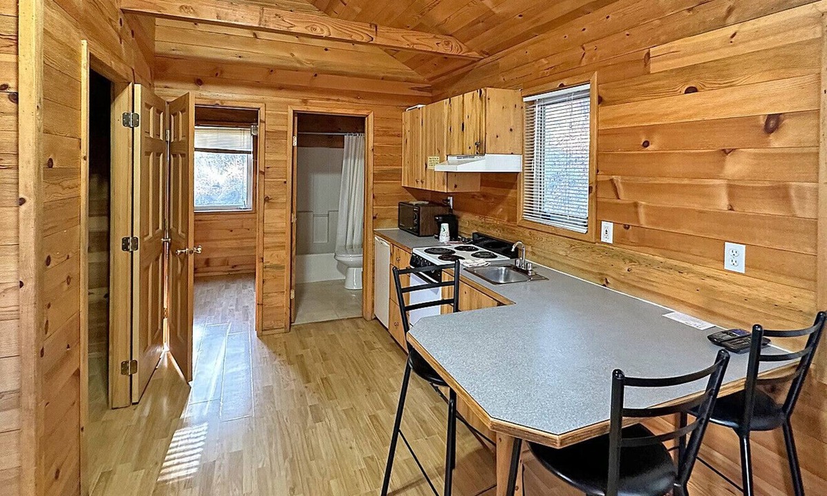 Lowman Hotel | Sourdough Lodge