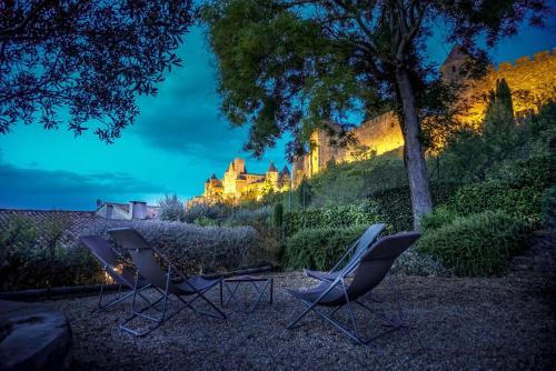 Carcassonne House | Sous les courtines