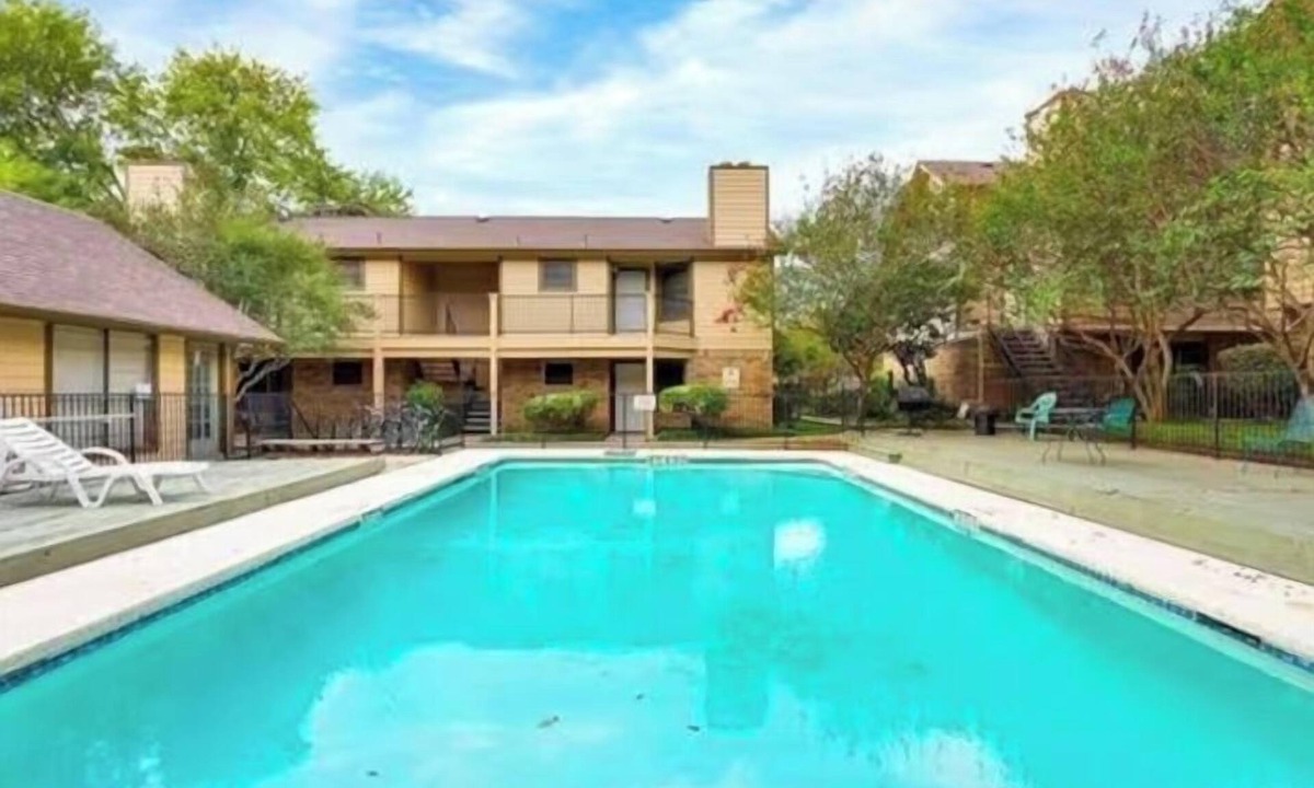 Austin Condo | South ATX . Sweet Stay with Pool