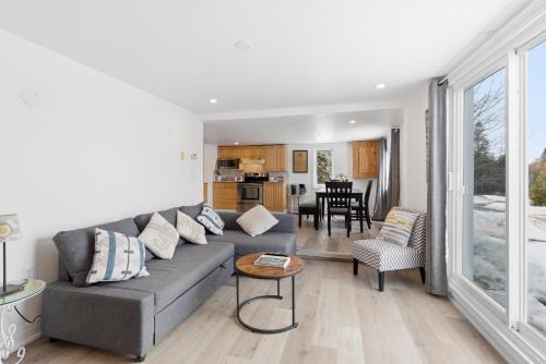 Hastings Highlands House | South Baptiste Lake View | Boat Launch | Game Room