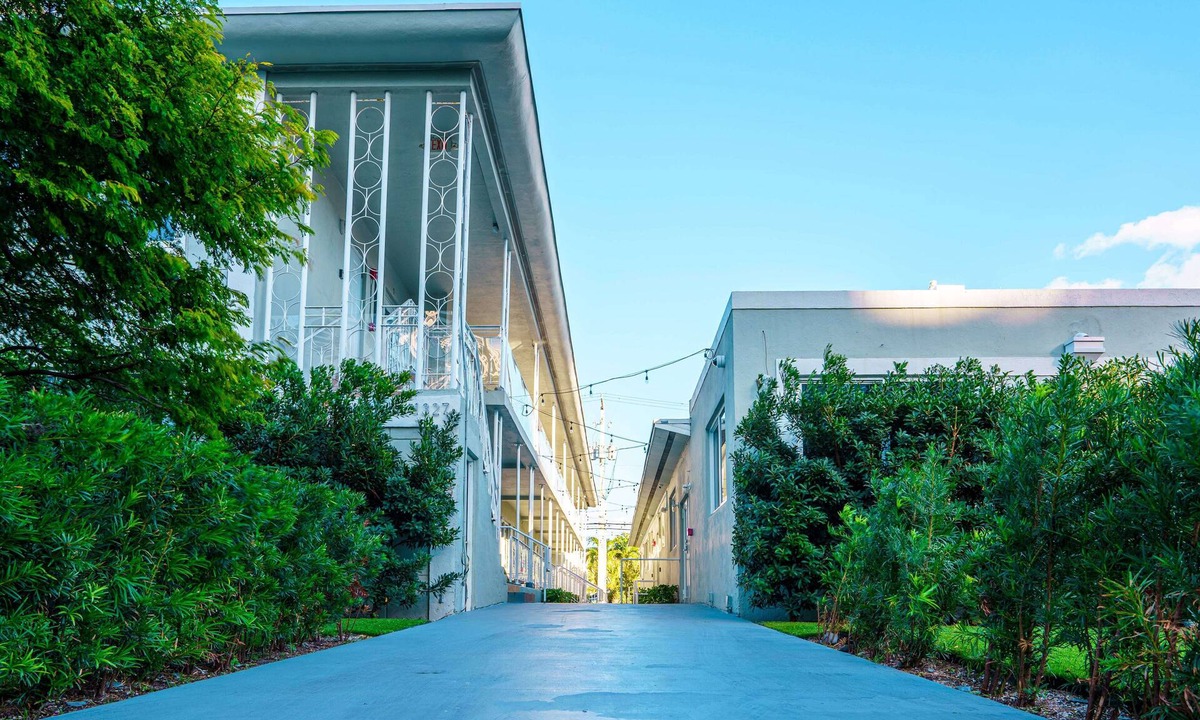 West Avenue Apartment | South Beach Two Bedroom Apartment