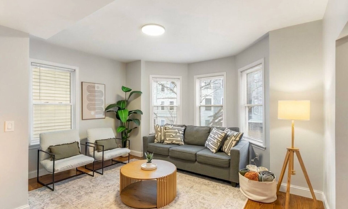 South Boston House | South Boston Dream 5BD/2Bath w/Sky Deck Near Airport